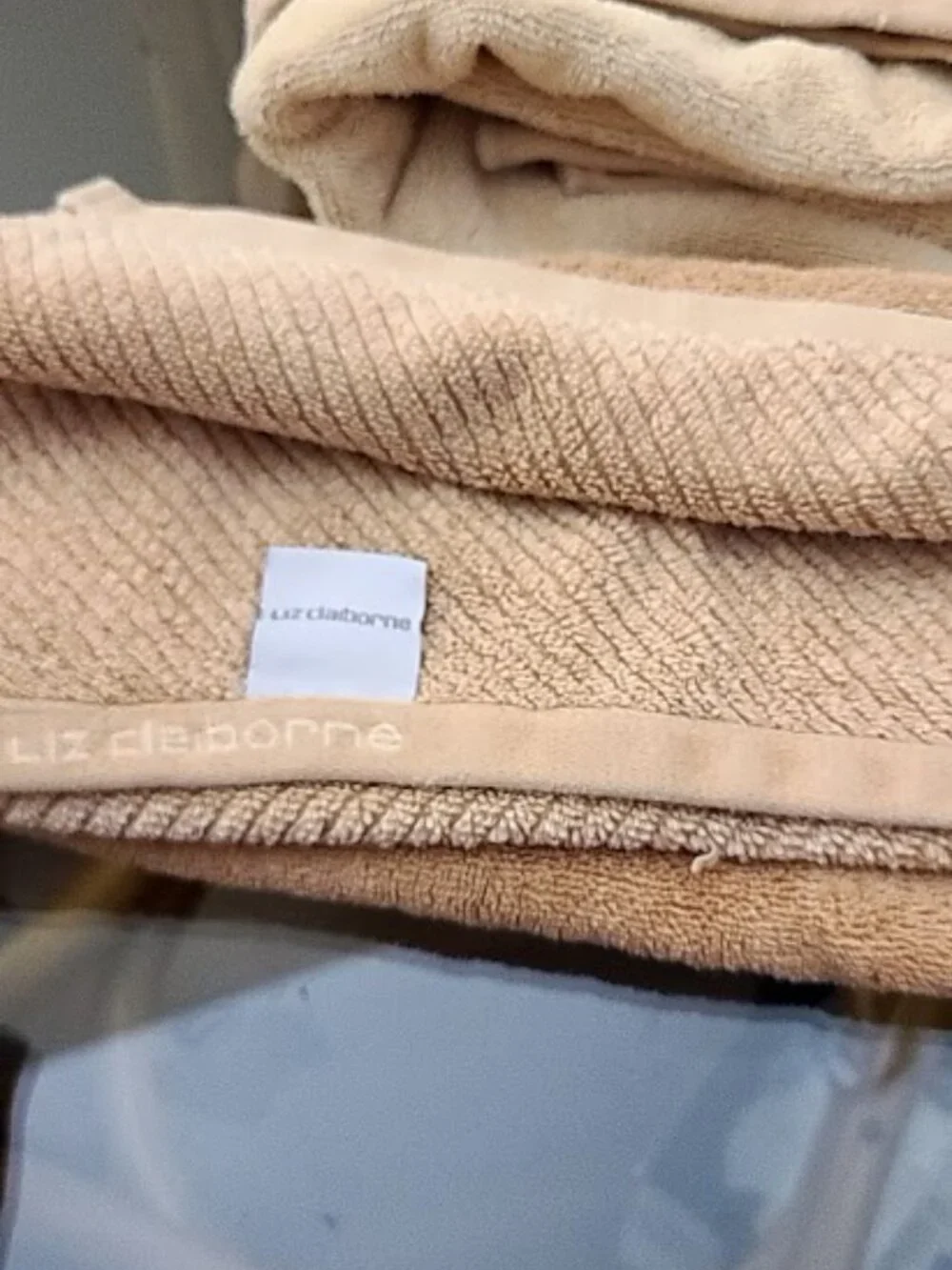 Liz Claiborn Towels